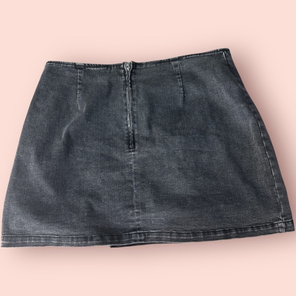 Wild Fable Black Pencil Mini Skirt with Slit - Picture 2 of 4